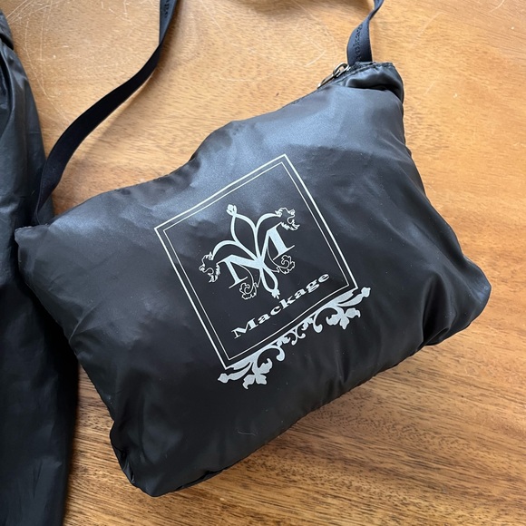 COPY - Mackage Perla Packable Rain Jacket Hoodie Trench Zipper Pockets Bag Bomb… - Picture 9 of 11